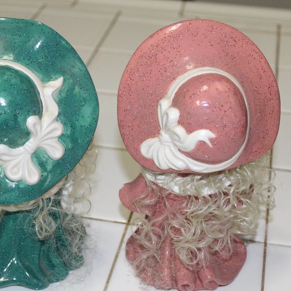 Vintage 1997 set 2-pc ceramic girls blondes pink & green in hats tall 7" - Picture 3 of 12